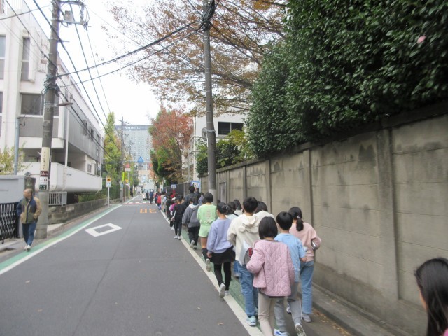 二次避難場所から戻る様子