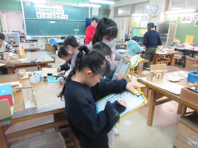 図工アートクラブ見学の様子