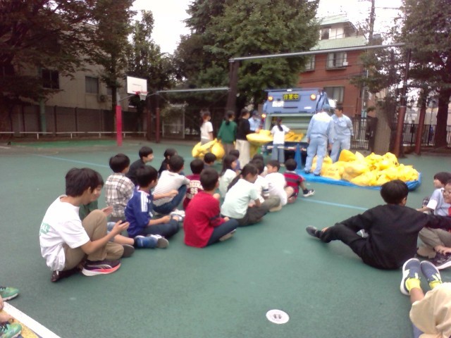 ゴミ収集車見学