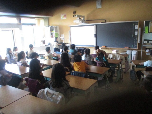 読み聞かせの様子３