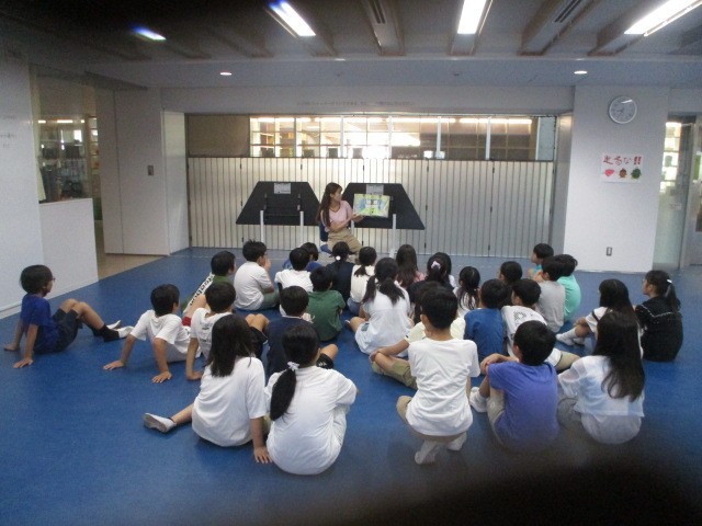 読み聞かせの様子５