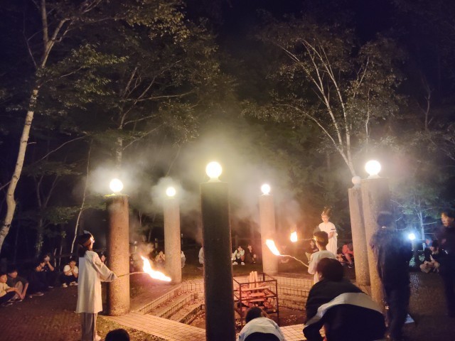 火の神から三つの炎を授かる