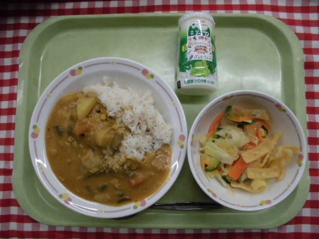 ４月１３日の給食　新一年生初めての給食