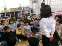 2年生と感想を伝え合っている様子