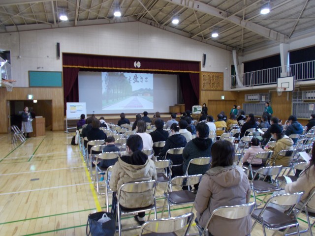 保護者対象の講演会『今を生きる』の様子
