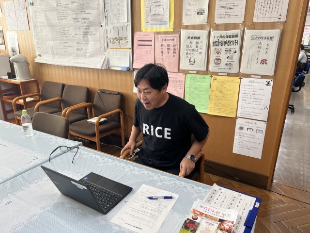 RICE Tシャツでお馴染みの池田さん　遊佐給食でゲスト来校